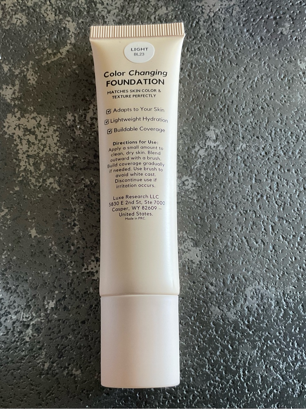 Luxe Color Changing Foundation - Light - Picture 3 of 3